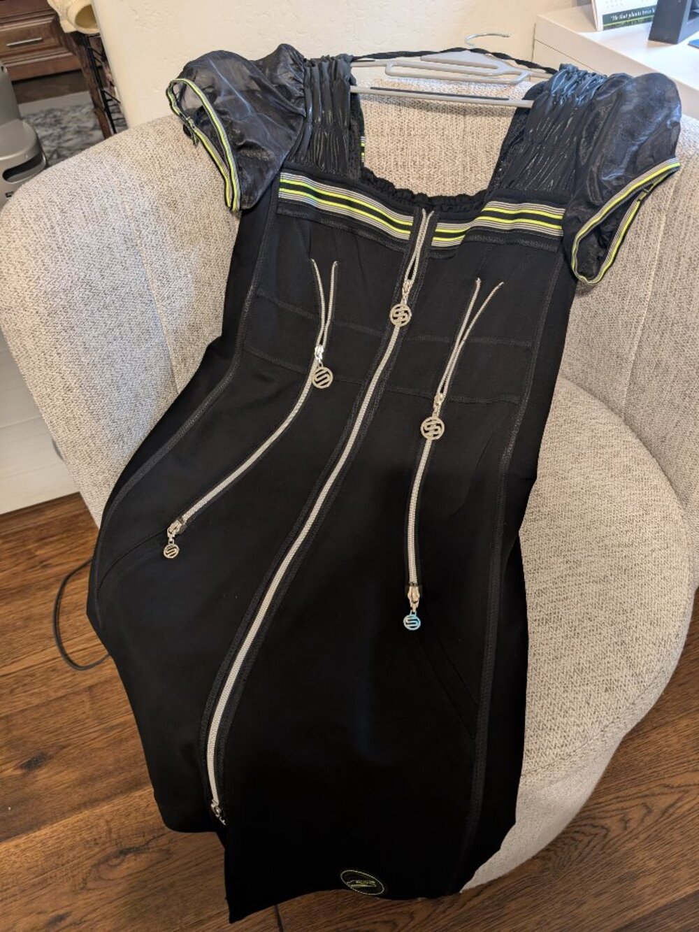 Medium Small Dresses - Picture 6 of 11